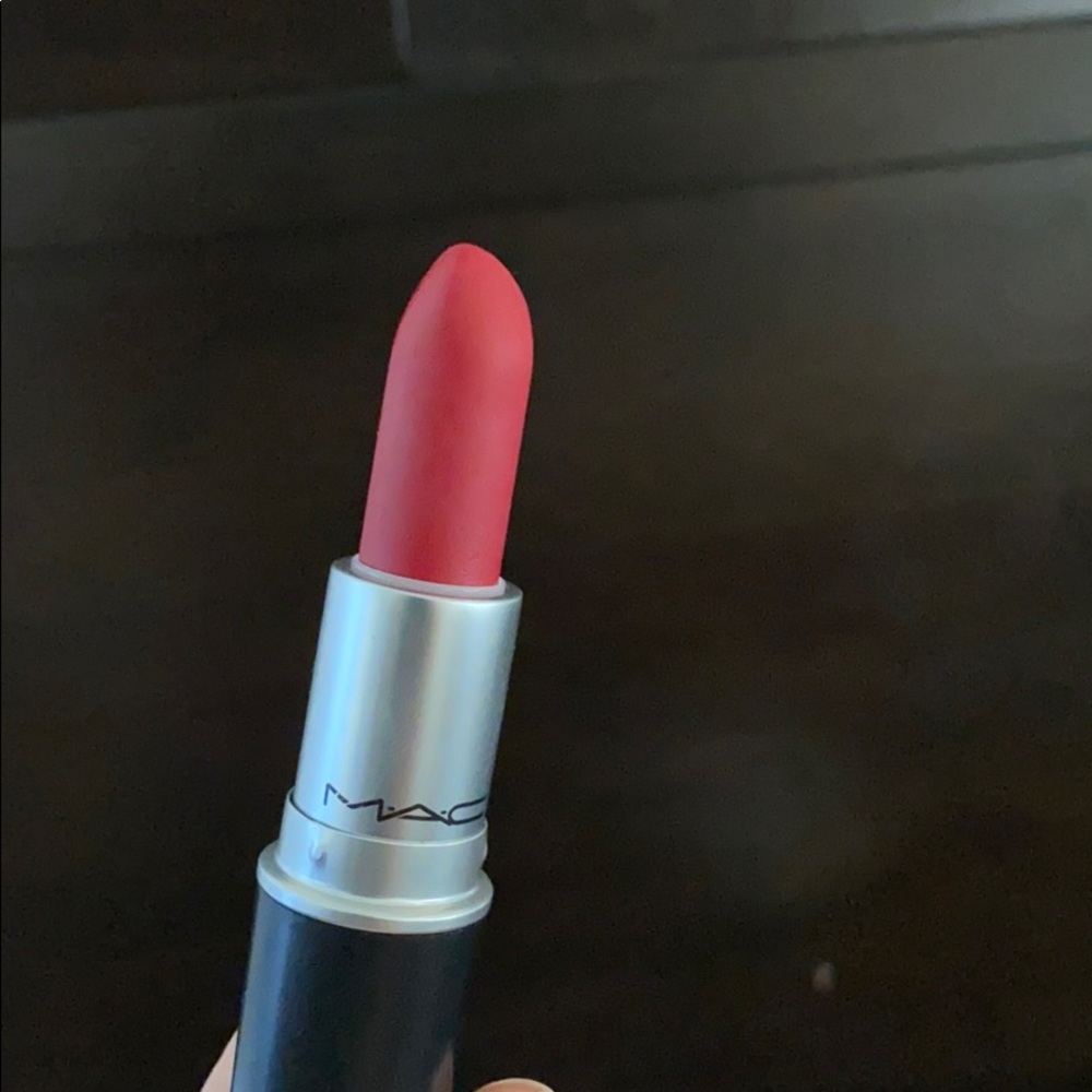 Mac Red lipstick-Ruby Woo